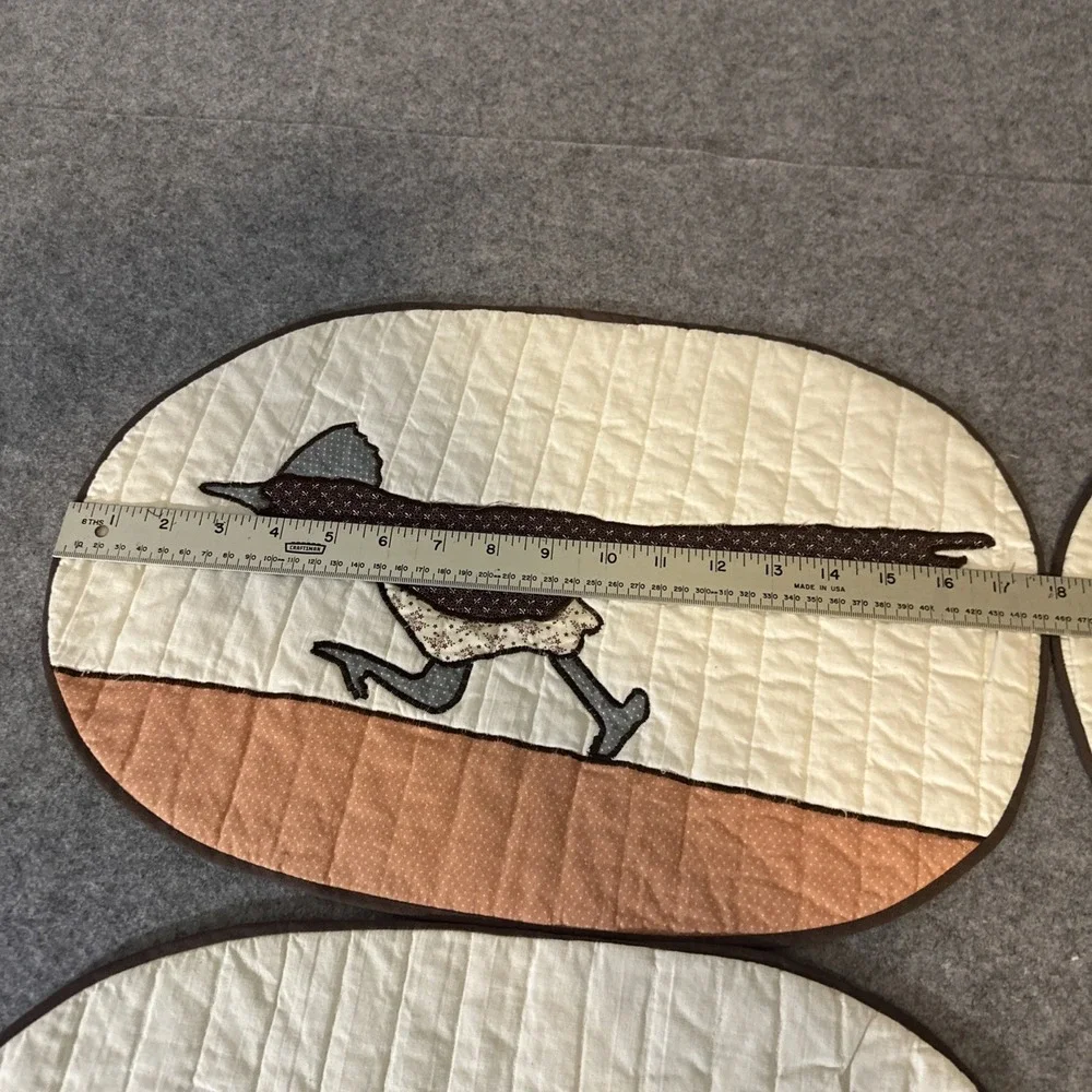 4 Handmade Quilted Oval Roadrunner Fabric Placemats  Grandma‎  Country Farmhouse